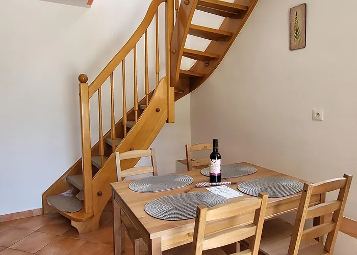 Belka With Terrace&bbq 度假居 *